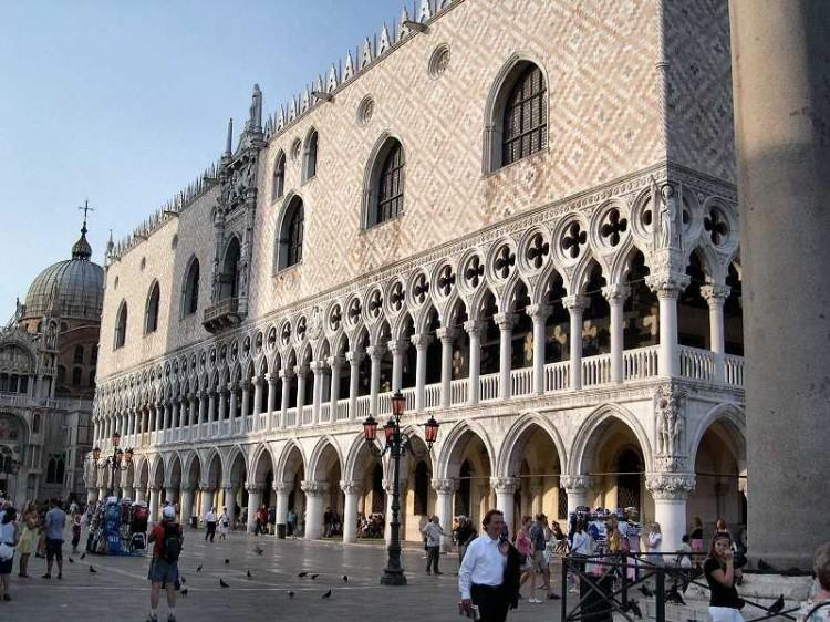 palazzo-ducale-750x562