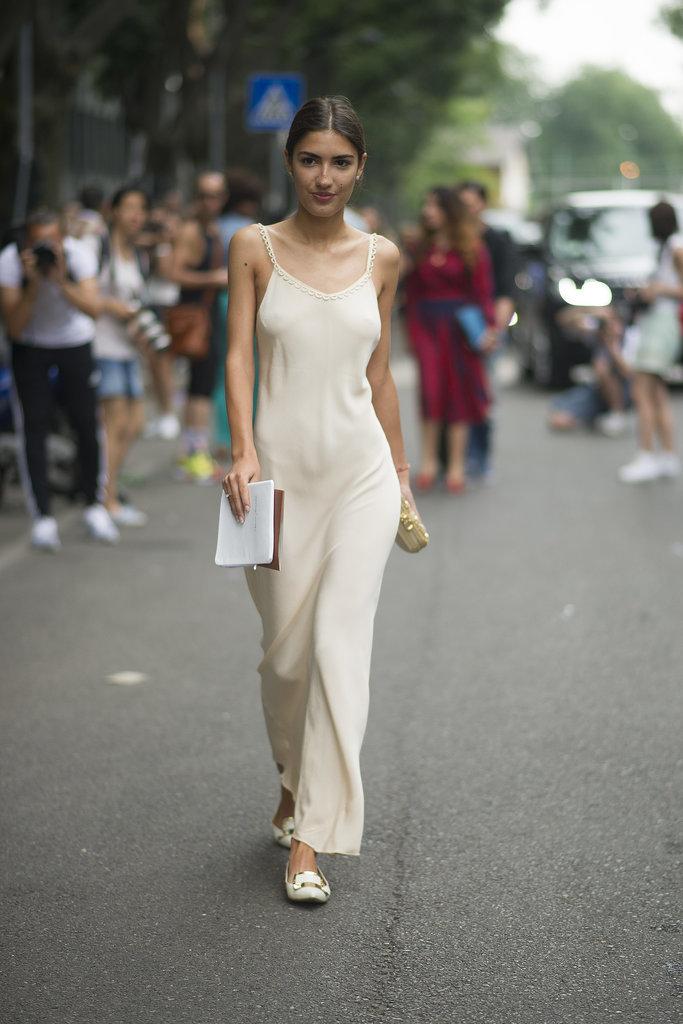 braless-blogger-cream-dress