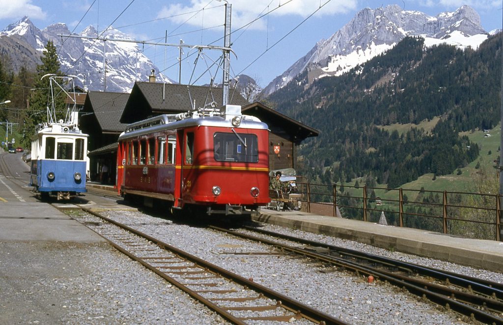 The famous cog-train in Villars. Photo: alpes.ch