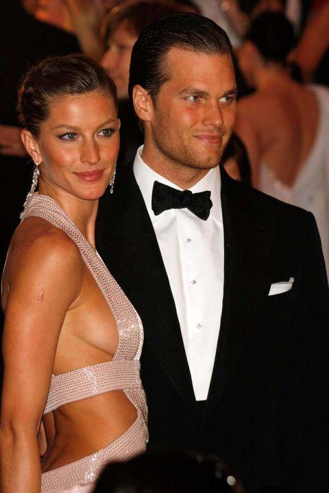 gesele-tom-side-boob